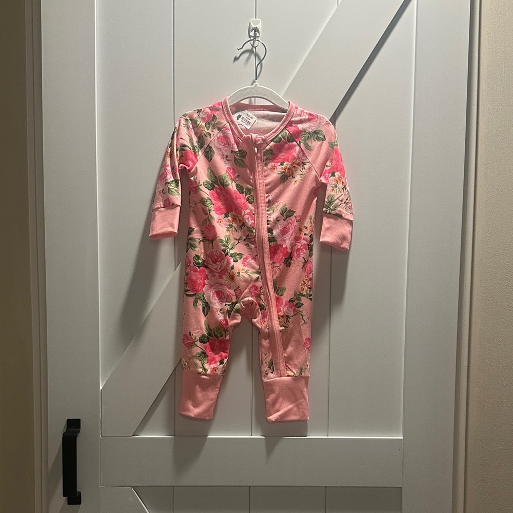 Source Unknown Pink Floral Kids Bodysuit